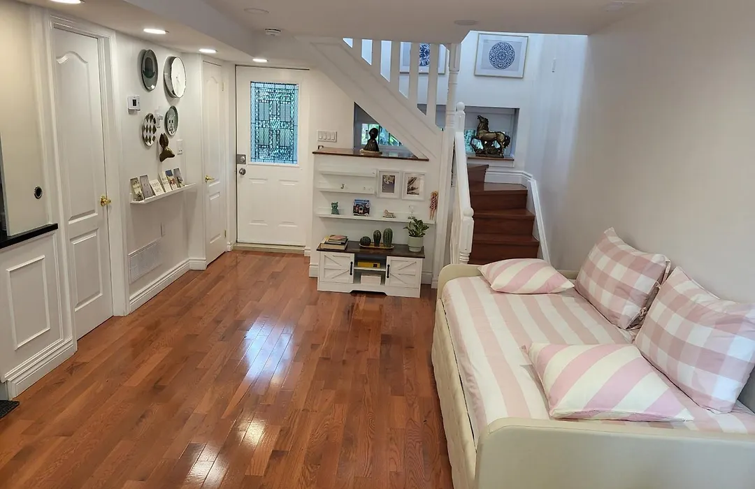 Downtown Toronto House Central 2Bed 2Bath Subway Free Parking-1